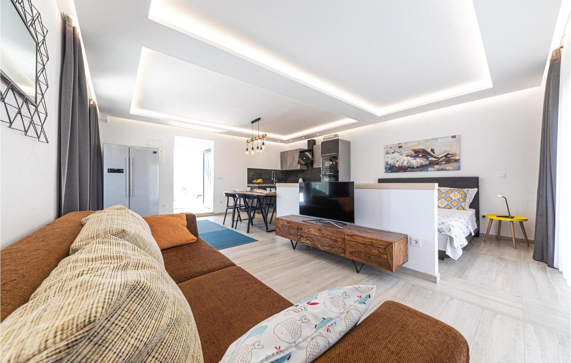 5 Bedroom Cozy Home In Okrug Donji 多吉奥科如 外观 照片