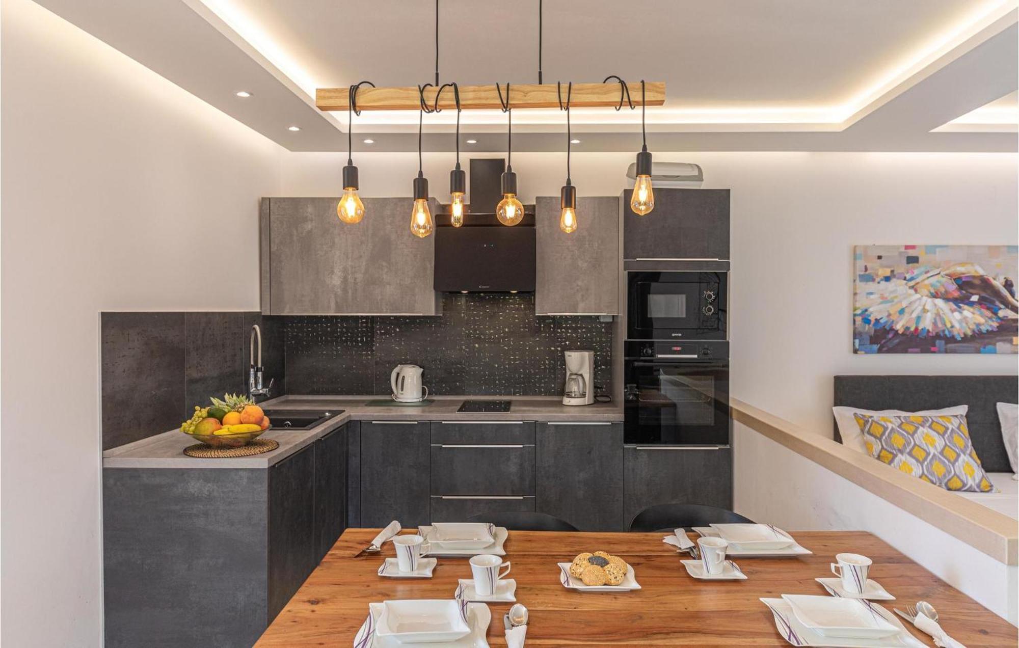 5 Bedroom Cozy Home In Okrug Donji 多吉奥科如 外观 照片