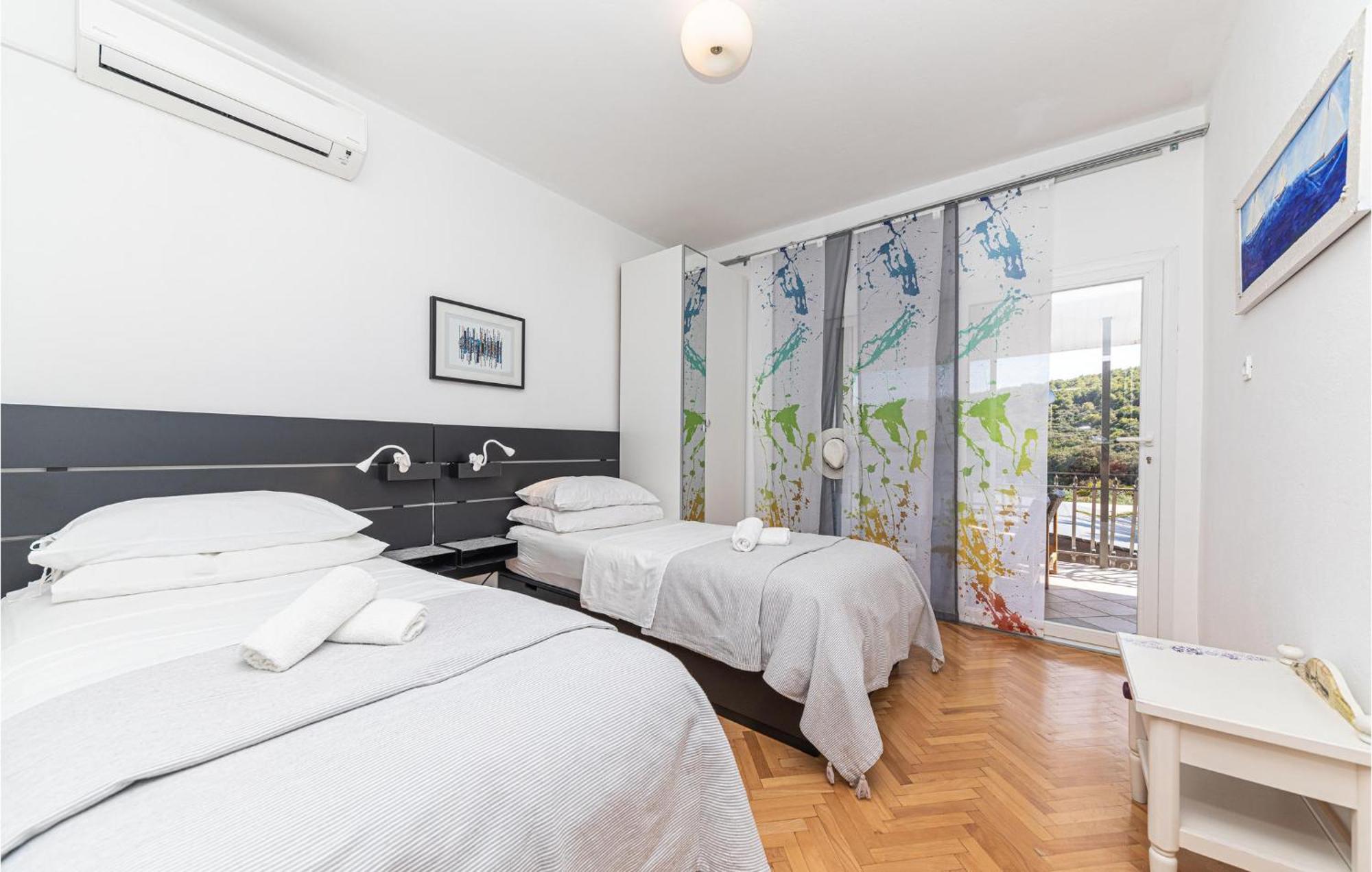 5 Bedroom Cozy Home In Okrug Donji 多吉奥科如 外观 照片