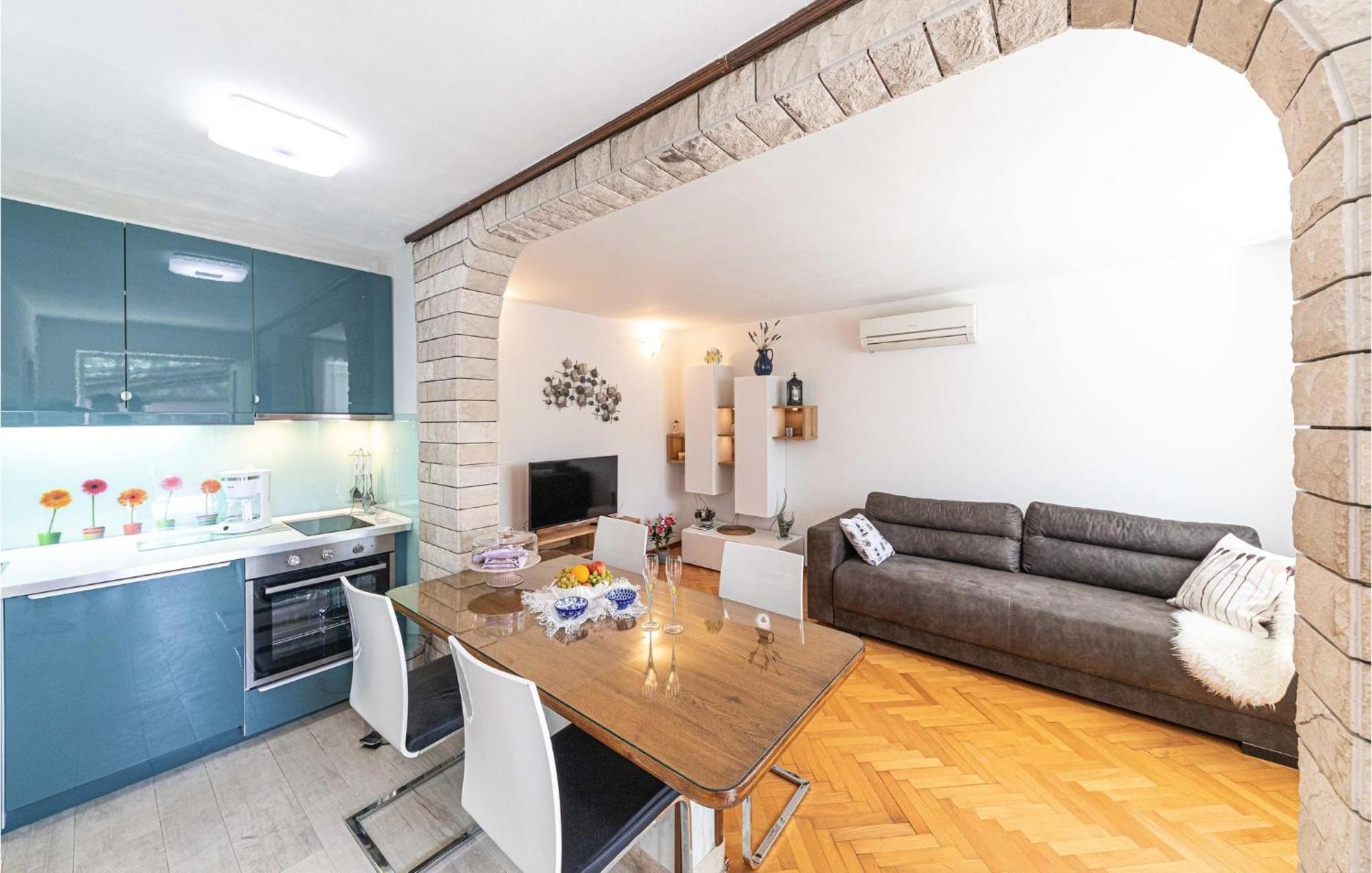 5 Bedroom Cozy Home In Okrug Donji 多吉奥科如 外观 照片
